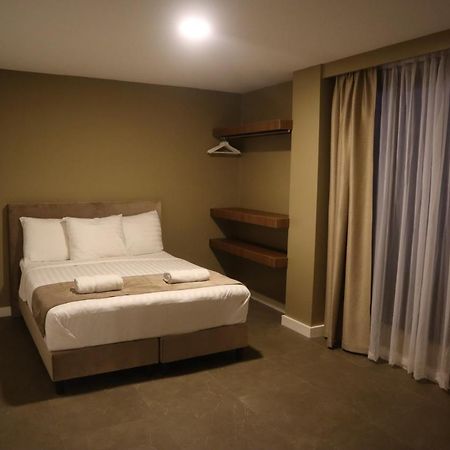 Empire Apartments Su 2 Marthastraat باراماريبو المظهر الخارجي الصورة