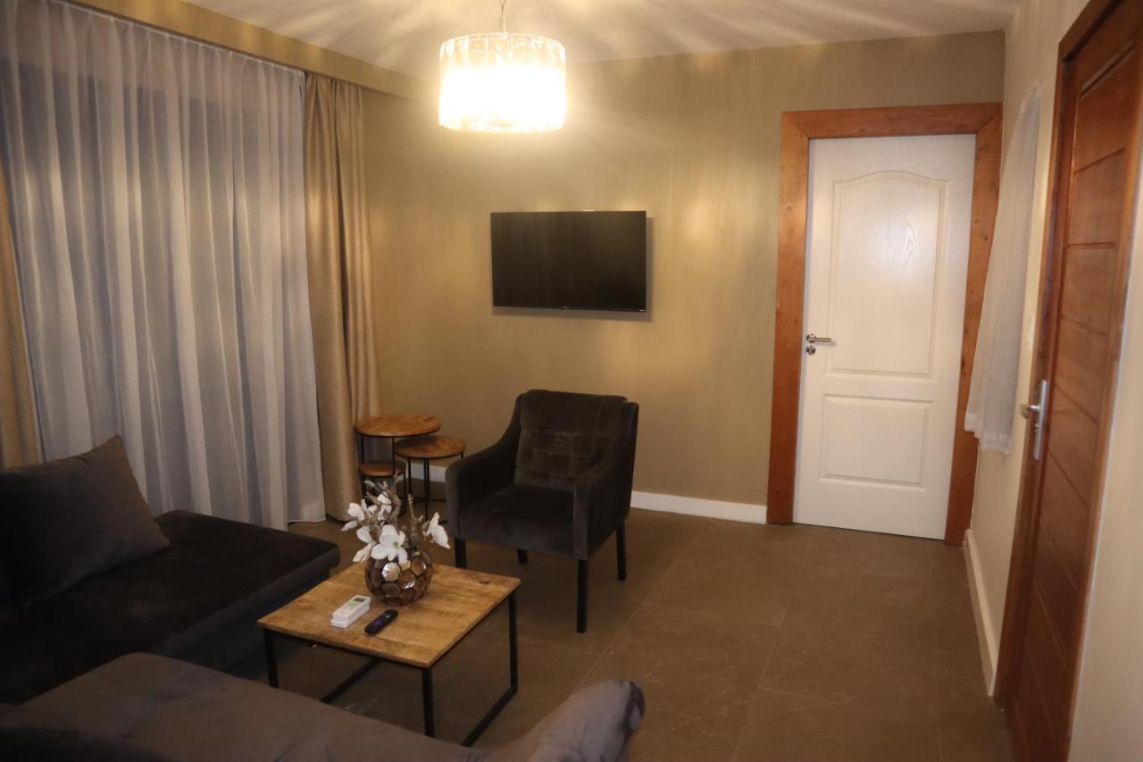 Empire Apartments Su 2 Marthastraat باراماريبو المظهر الخارجي الصورة