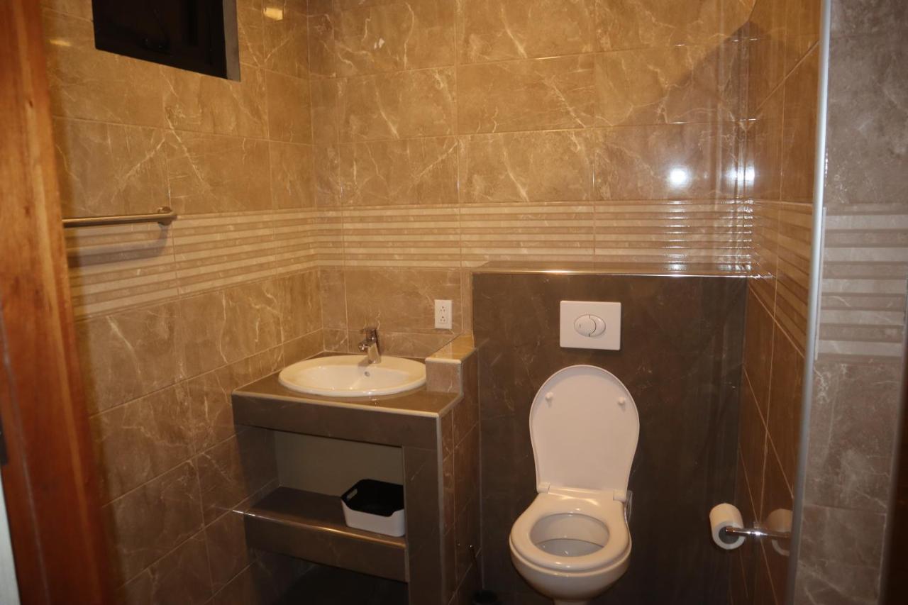Empire Apartments Su 2 Marthastraat باراماريبو المظهر الخارجي الصورة