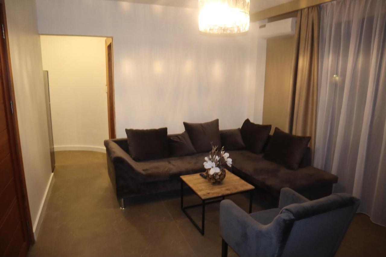Empire Apartments Su 2 Marthastraat باراماريبو المظهر الخارجي الصورة