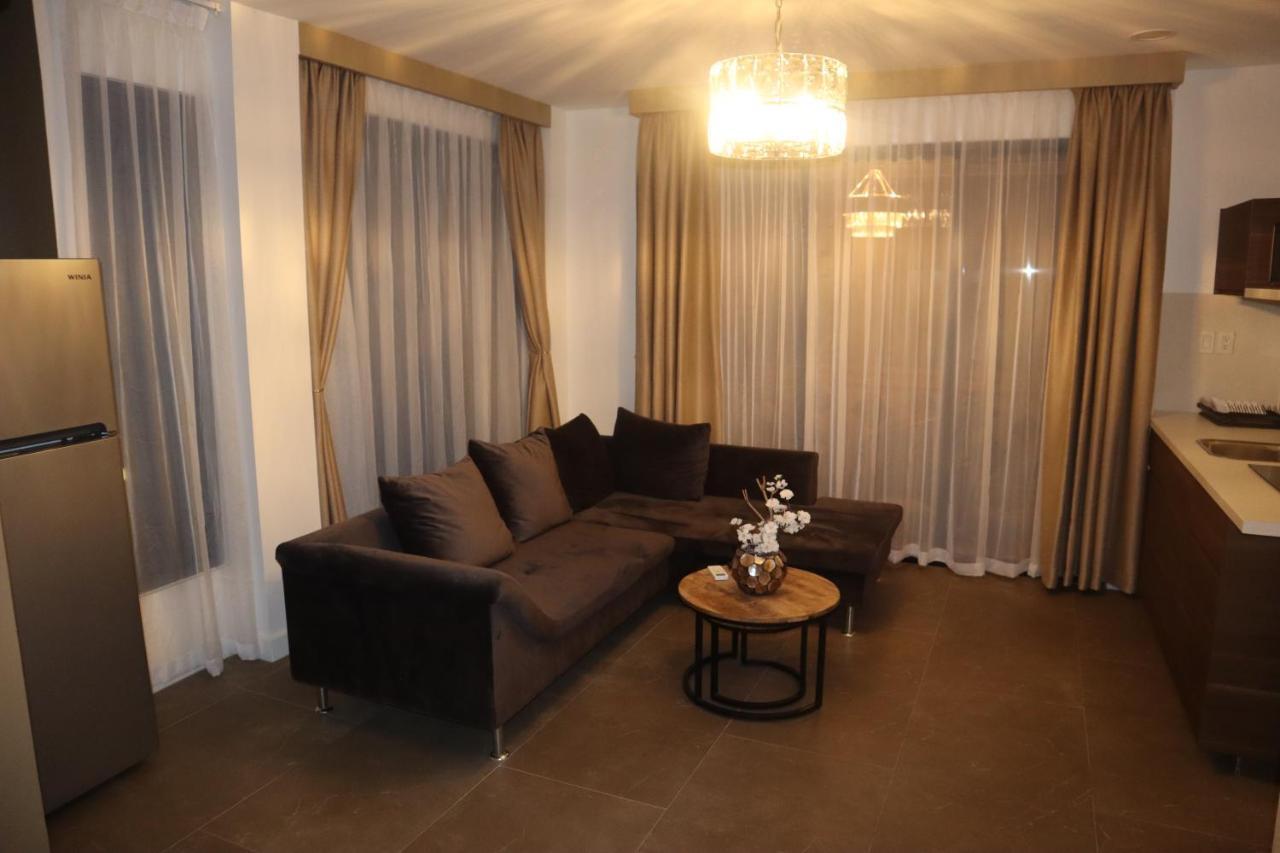 Empire Apartments Su 2 Marthastraat باراماريبو المظهر الخارجي الصورة